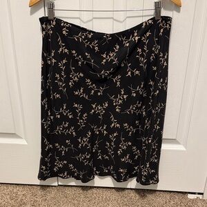 Field Manor 100% Silk Floral Black Skirt